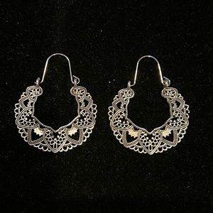 BOHO Silver Hoop Earrings w Heart lace filigree Design Hypoallergenic Wires NWT